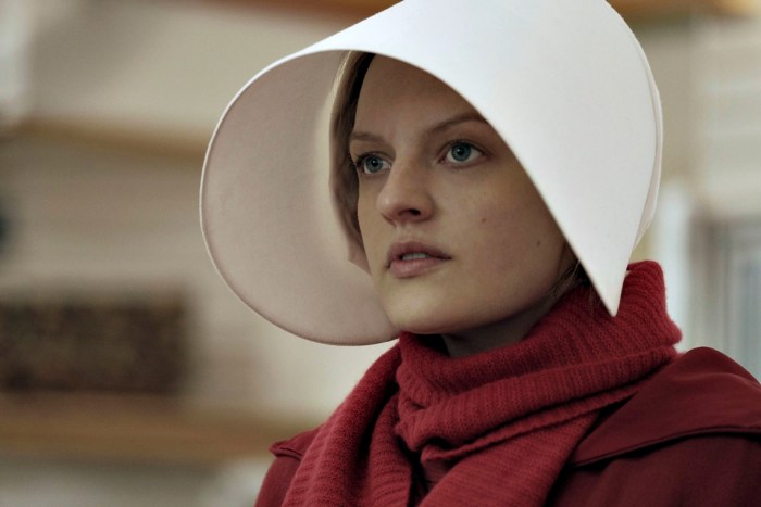 The handmaid's tale discussion questions